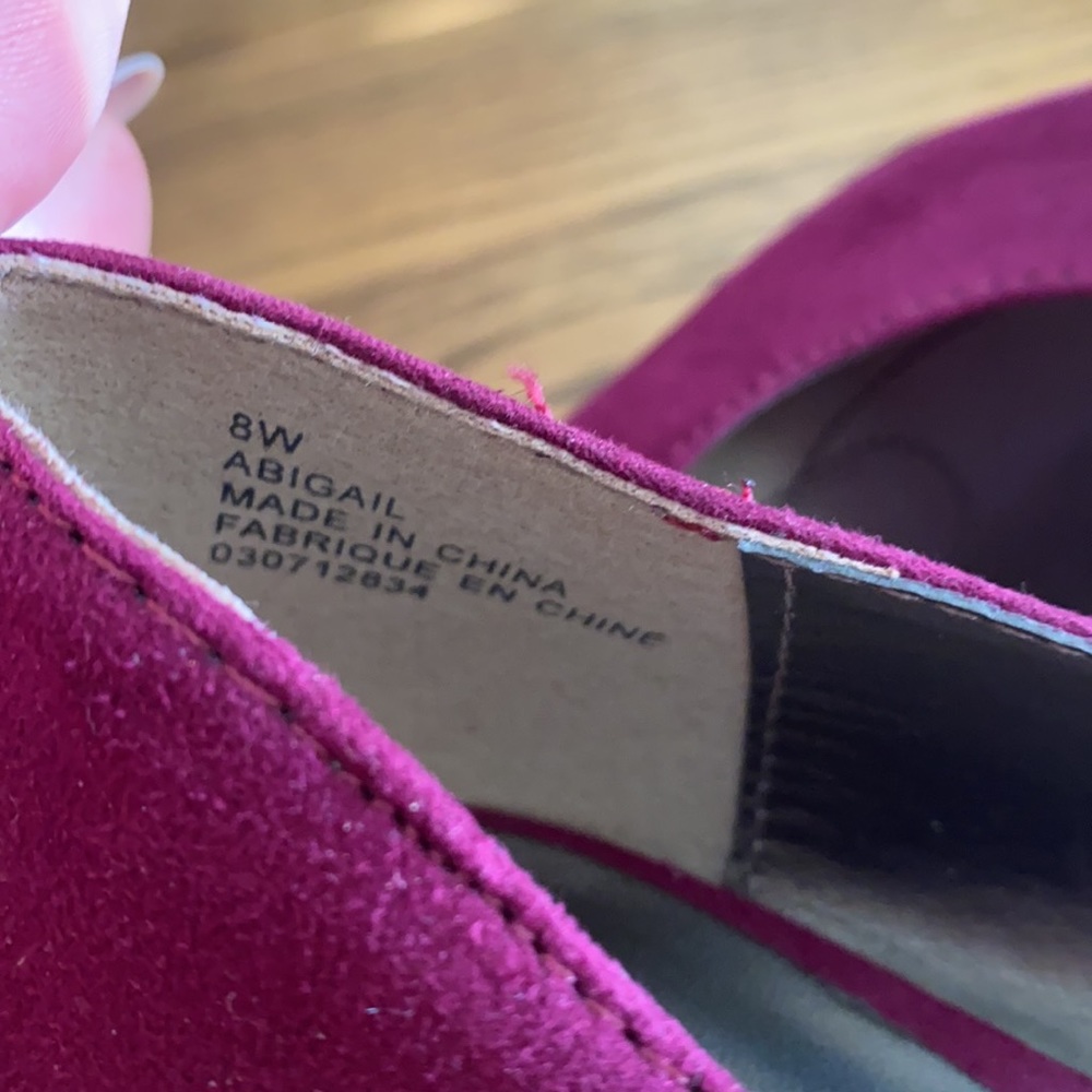 Maroon Pumps - Picture 6 of 6
